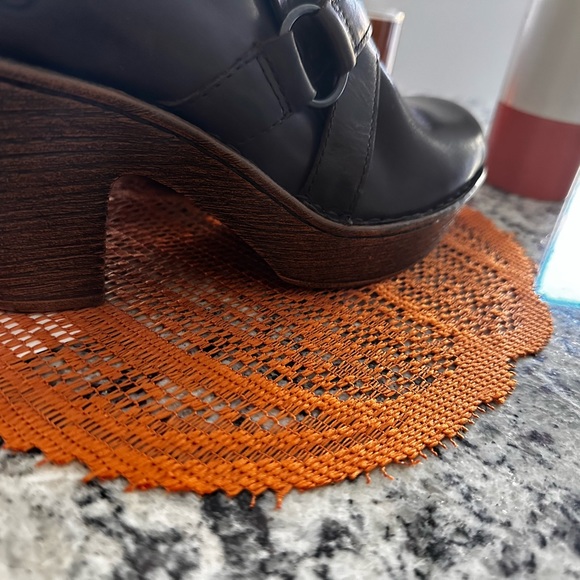 Born Clogs - Picture 6 of 8